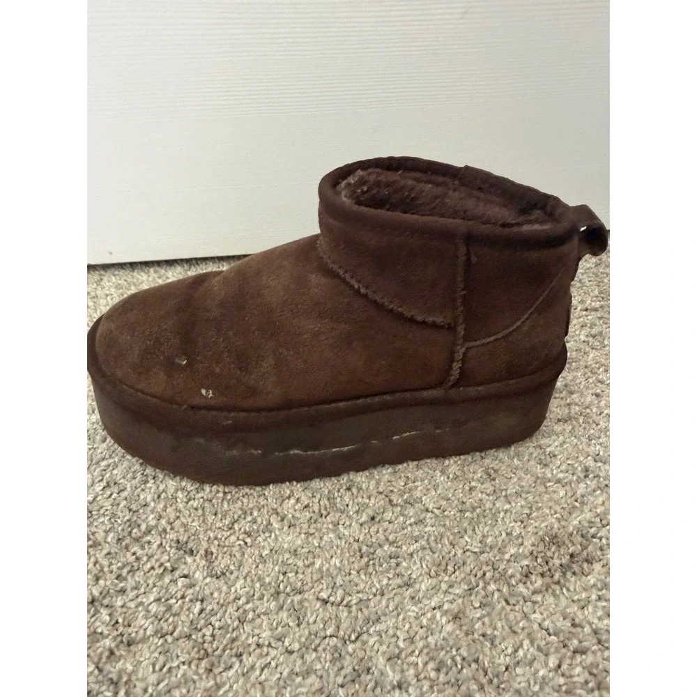 UGG Classic Ultra Mini Platform Boots – Dark Brown – Women's Size 7 – Used
